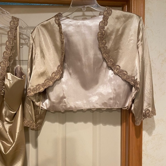Two piece evening gown with jacket never worn tag on - Picture 3 of 3